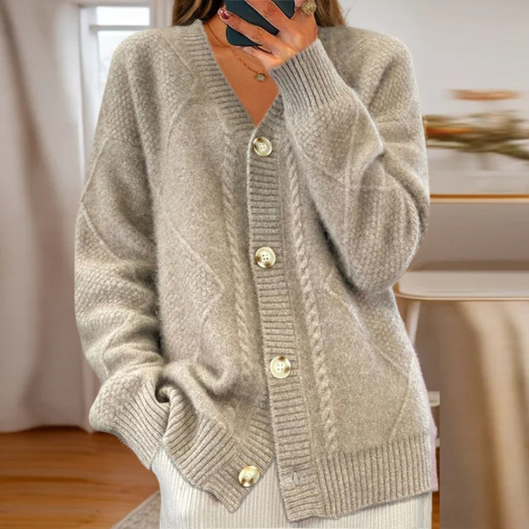 Charlotte™ | Mysig Kabelstickad Kofta